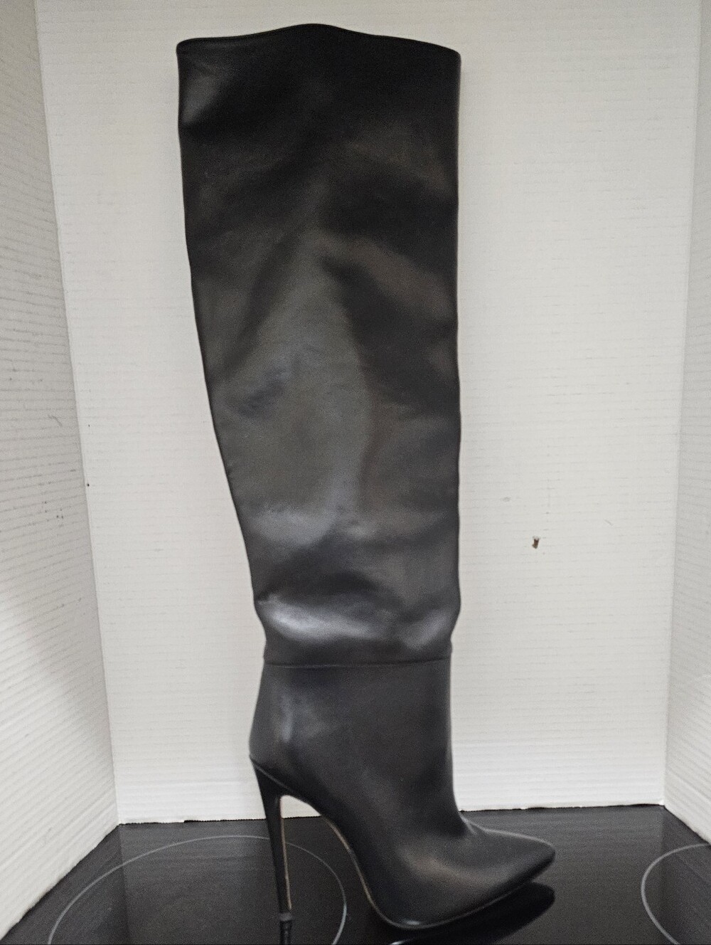 Femme LA Black Vegan Leather Stiletto Heels Pointed Toe Pull on Boots Sz 37